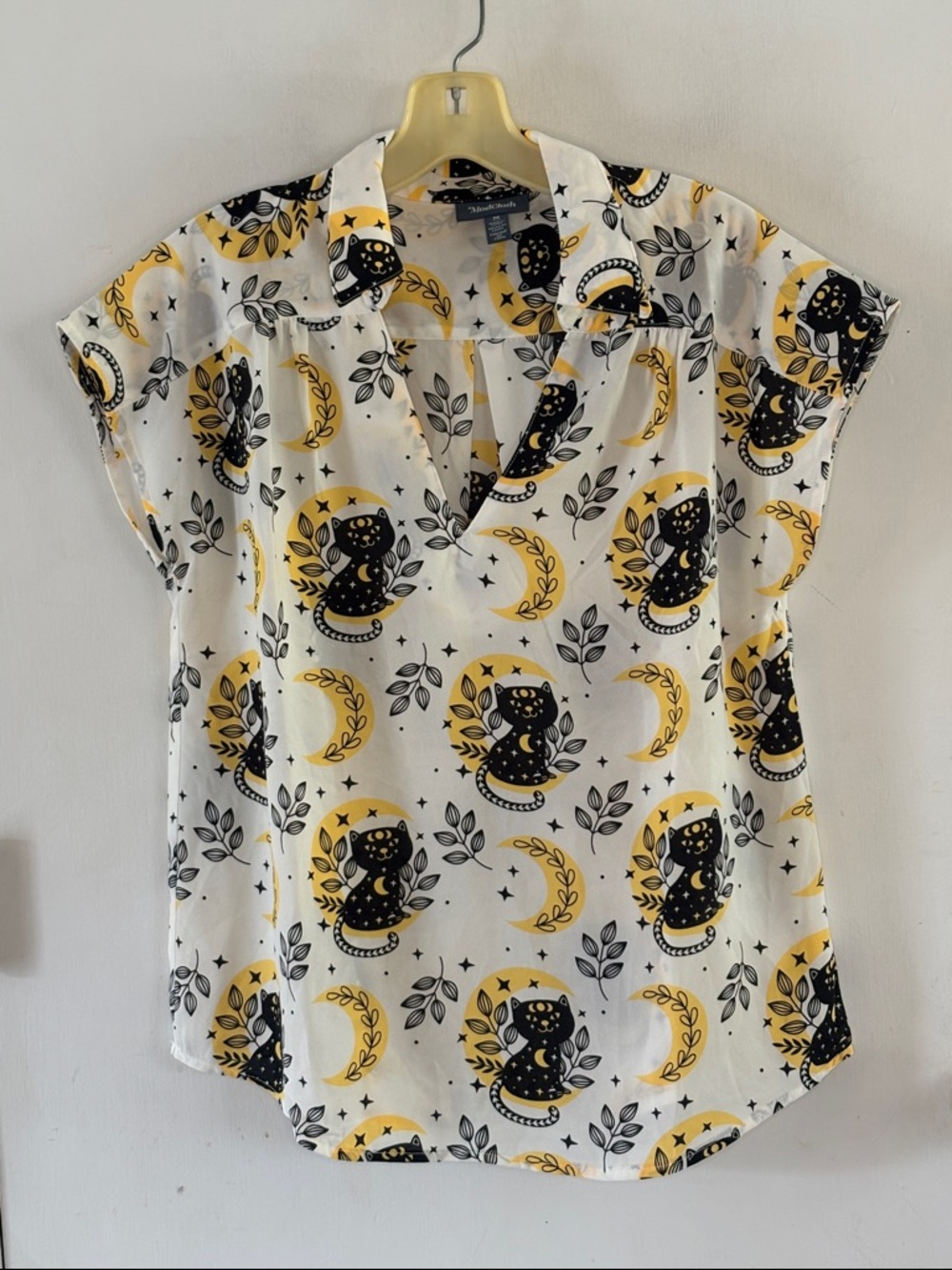 ModCloth white sleeveless black cat yellow moon blouse Size Medium